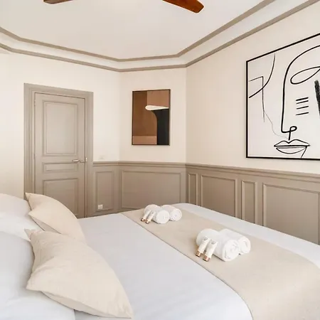 Eiffel Tower Apartment Paris