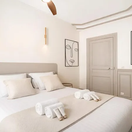 Eiffel Tower Apartment