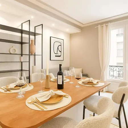 Apartment Eiffel Tower Paris
