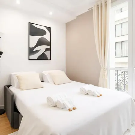 Apartment Eiffel Tower Paris