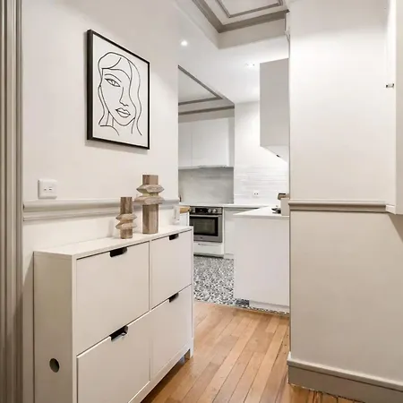 Eiffel Tower Apartment Paris