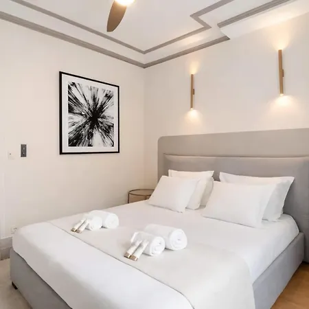 Apartment Eiffel Tower *